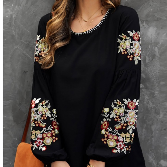 Floral Embroidery Fall Top - Picture 3 of 4